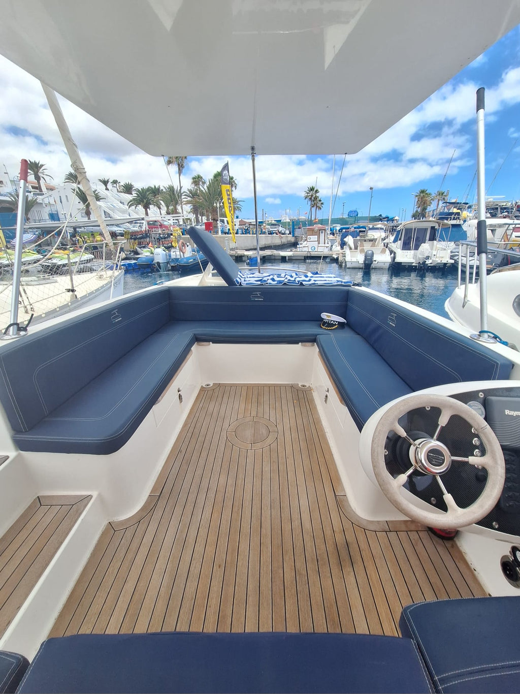 Self drive boat 6