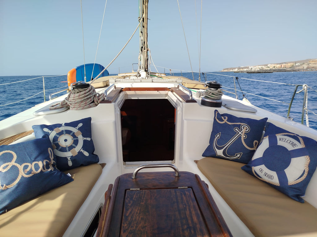 Sailing boat + paddle board