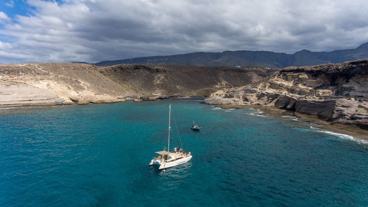 Small catamaran