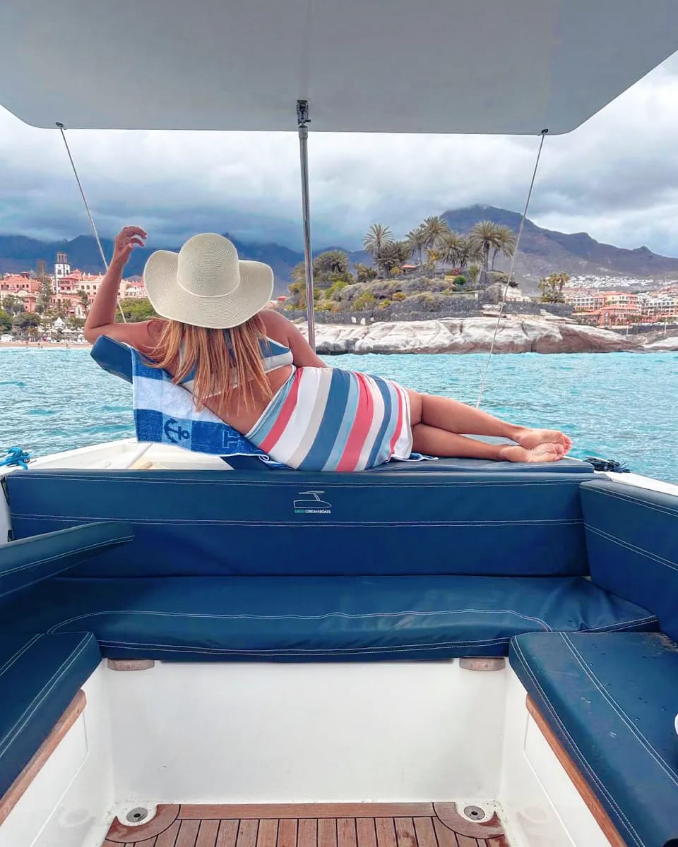 Self drive boat 6