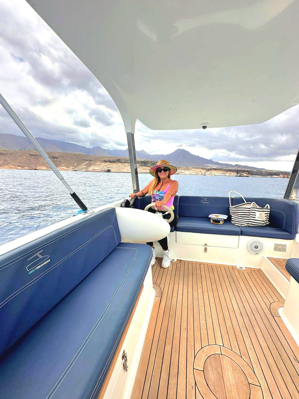 Self drive boat 6