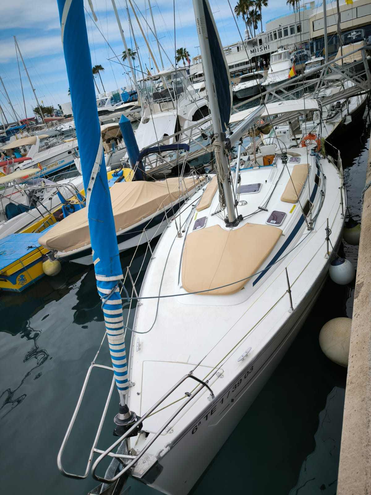 Sailing boat
