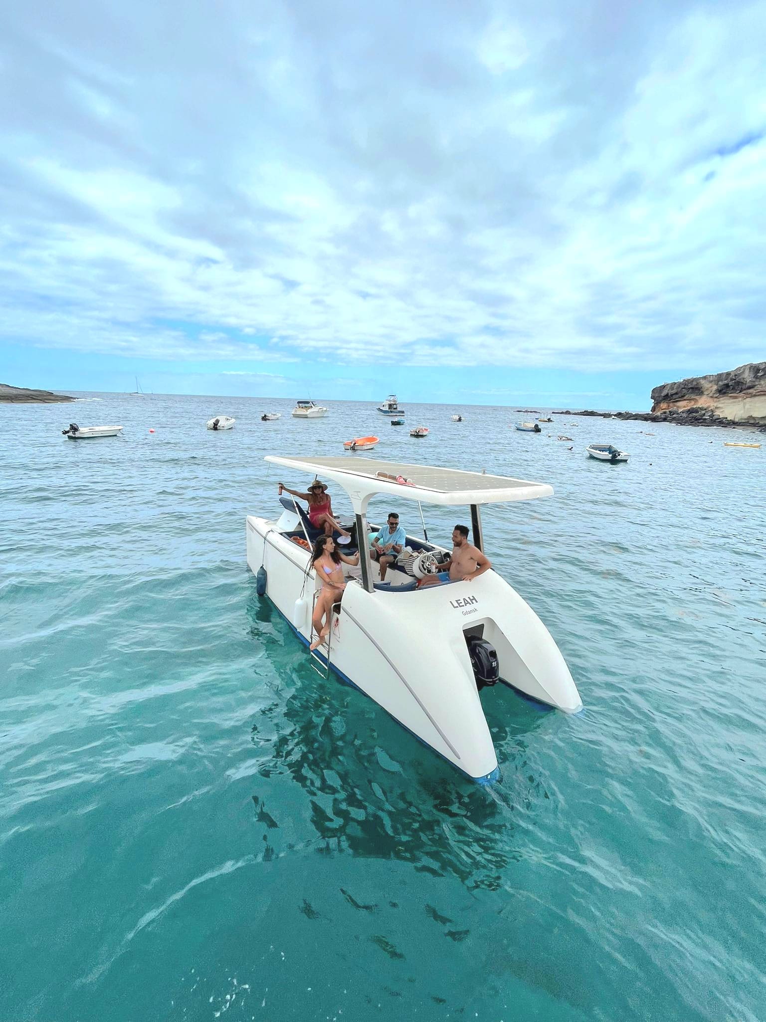 Self drive boat 6